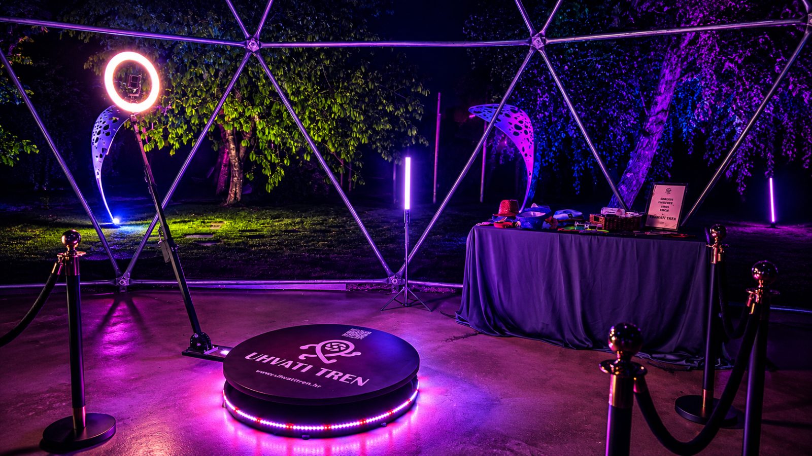 Najam 360 photo bootha — platforma s LED osvjetljenjem na vjenčanju